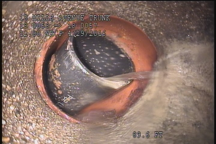 Tap Factory Made Active, at 01 o'clock, -, within 8 inches of joint: YES, 4"