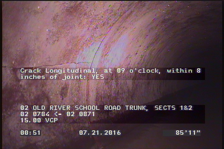 Crack Longitudinal, at 09 o'clock, within 8 inches of joint: YES