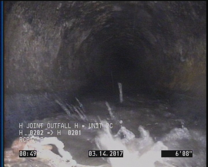 Deposits Attached Grease, 5 %of cross sectional area, from 04 to 08 o'clock, , within 8 inches of joint: YES, Start