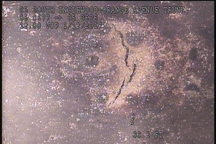 Surface Spalling, from 10 to 02 o'clock, within 8 inches of joint: YES