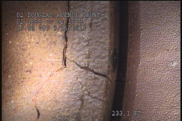 Fracture Multiple, from 09 to 04 o'clock, within 8 inches of joint: YES