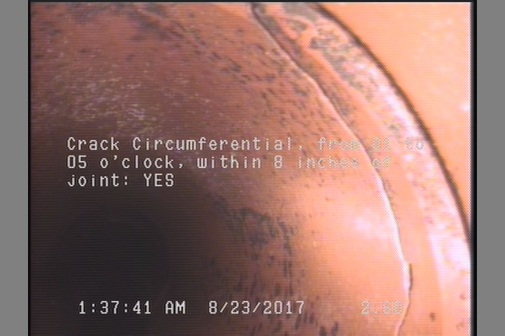 Crack Circumferential, from 01 to 05 o'clock, within 8 inches of joint: YES
