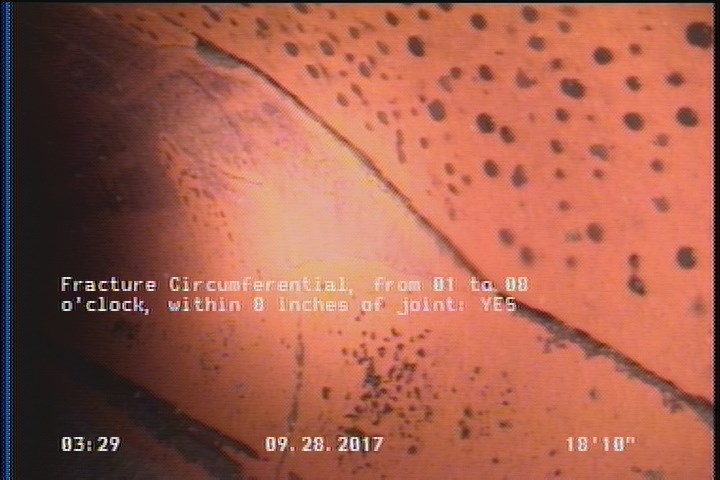 Fracture Circumferential, from 01 to 08 o'clock, within 8 inches of joint: YES