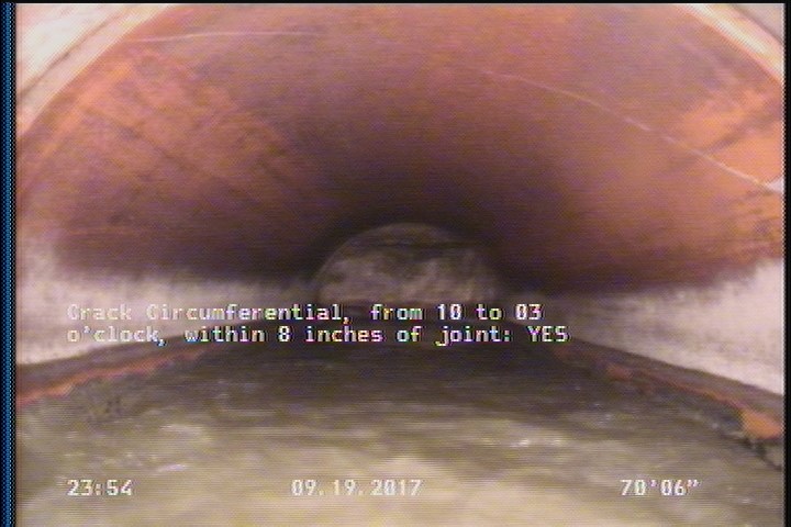 Crack Circumferential, from 10 to 03 o'clock, within 8 inches of joint: YES