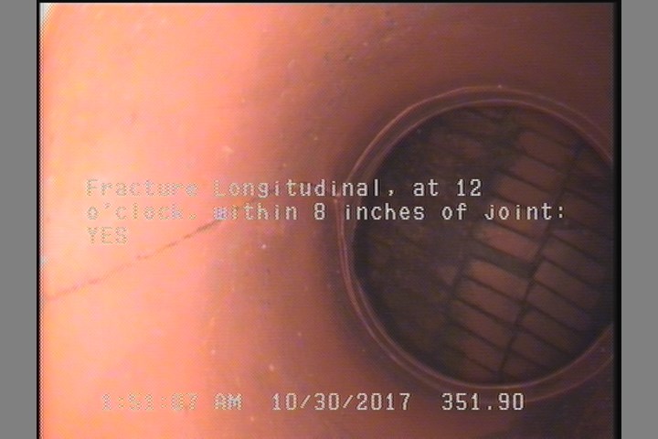 Fracture Longitudinal, at 12 o'clock, within 8 inches of joint: YES