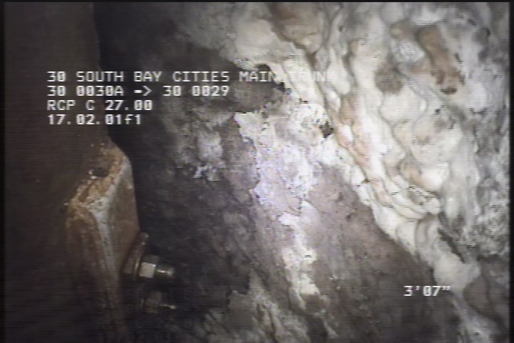 Surface Spalling, from 08 to 04 o'clock, within 8 inches of joint: YES, Start