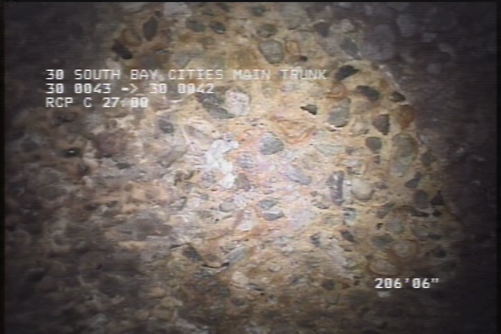 Surface Aggregate Projecting, from 08 to 04 o'clock, within 8 inches of joint: NO - SEVERE AGG