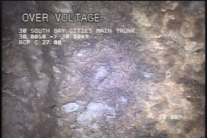 Surface Aggregate Missing, from 08 to 04 o'clock, within 8 inches of joint: YES, Start - SEVERE AGG UNDER MAG COAT