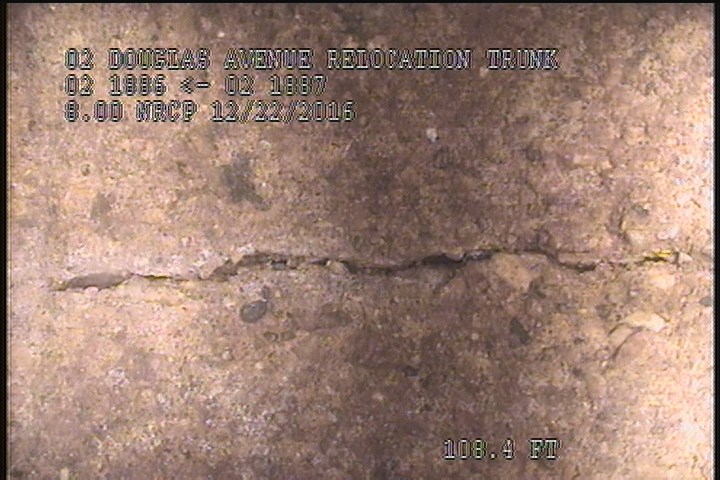 Crack Longitudinal, at 12 o'clock, within 8 inches of joint: YES