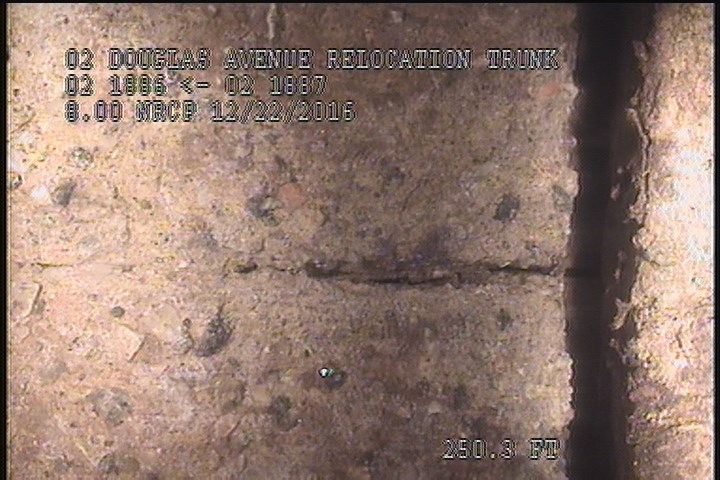 Crack Longitudinal, at 02 o'clock, within 8 inches of joint: YES