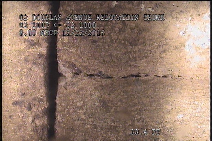 Crack Longitudinal, at 12 o'clock, within 8 inches of joint: YES