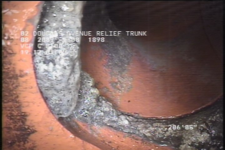 Tap Factory Made Active, at 12 o'clock, -, within 8 inches of joint: YES, 4" - ACTIVE