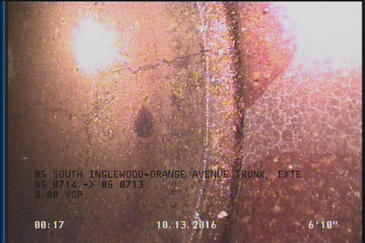 Crack Multiple, from 08 to 04 o'clock, within 8 inches of joint: YES, Start
