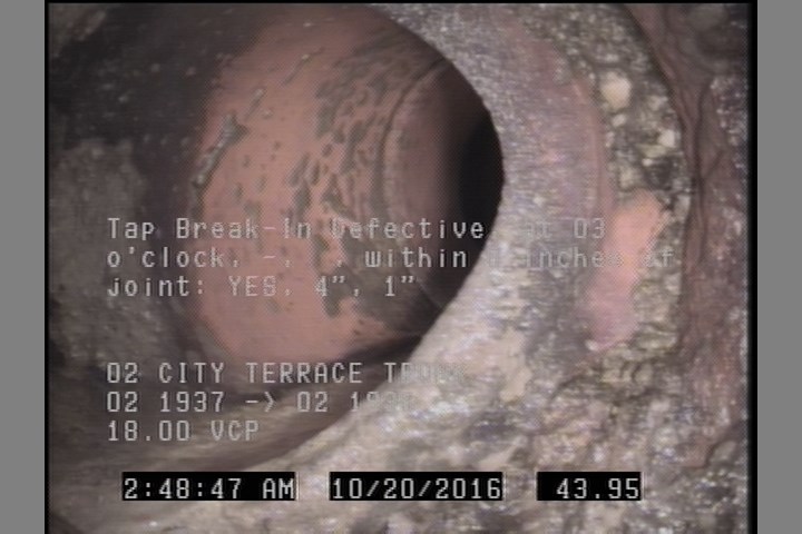 Tap Break-In Defective, at 03 o'clock, -, , within 8 inches of joint: YES, 4", 1"