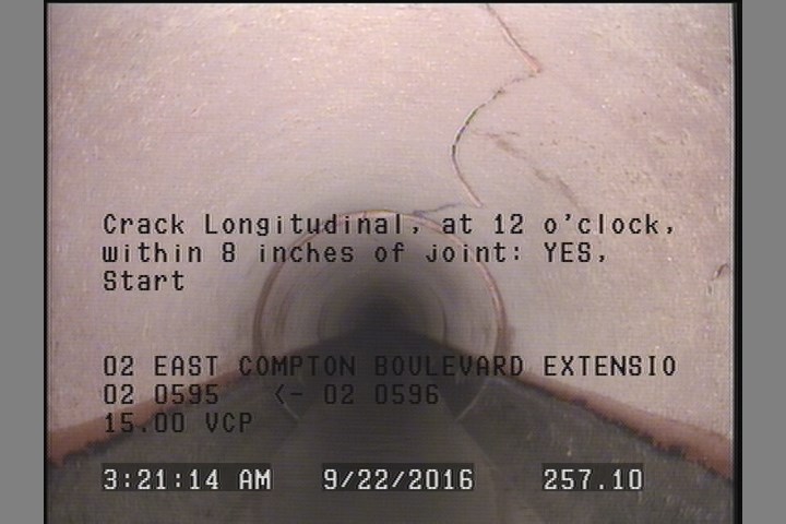 Fracture Longitudinal, at 12 o'clock, within 8 inches of joint: YES, Start