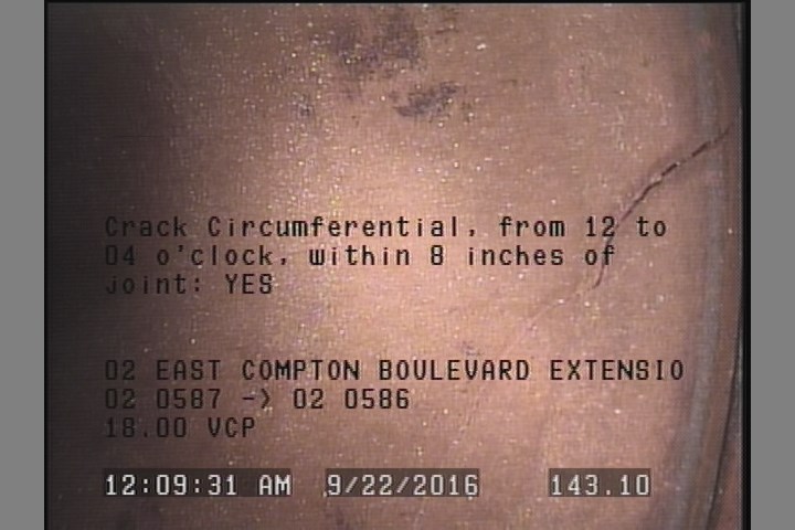 Crack Circumferential, from 12 to 04 o'clock, within 8 inches of joint: YES