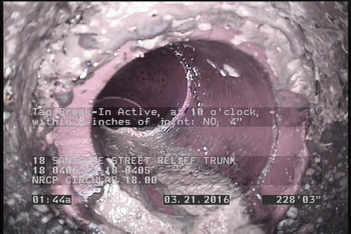 Tap Break-In Active, at 10 o'clock, -, within 8 inches of joint: NO, 4"