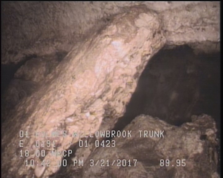 Deposits Settled Other, 25 %of cross sectional area, from 05 to 07 o'clock, , within 8 inches of joint: NO - LARGE ROCKS