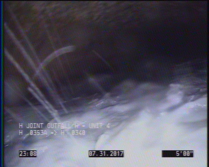 Deposits Attached Grease, 5 %of cross sectional area, from 02 to 10 o'clock, , within 8 inches of joint: YES, Start