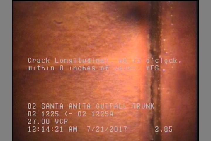 Crack Longitudinal, at 12 o'clock, within 8 inches of joint: YES