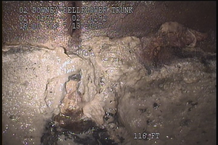Deposits Attached Grease, 5 %of cross sectional area, at 09 o'clock, , within 8 inches of joint: YES