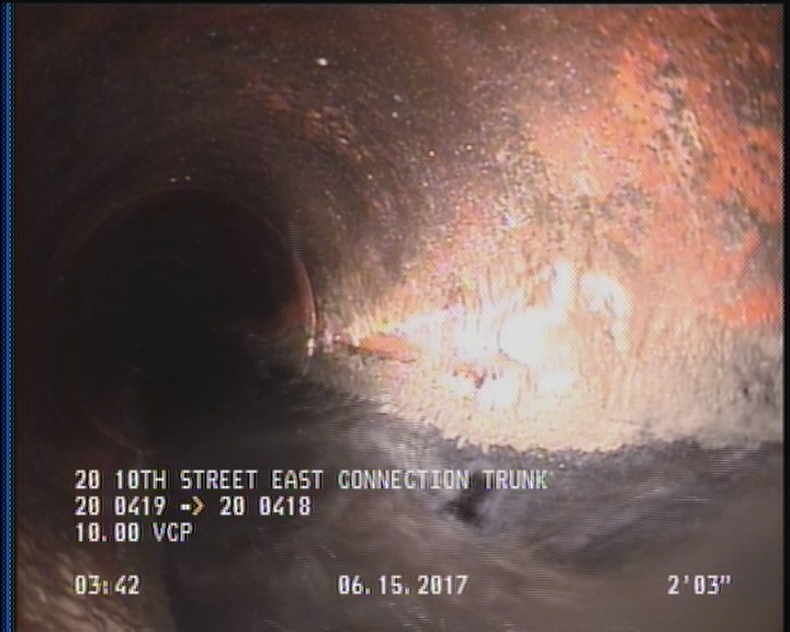 Deposits Attached Grease, 5 %of cross sectional area, from 04 to 08 o'clock, , within 8 inches of joint: YES, Start