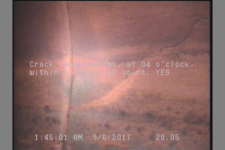 Crack Longitudinal, at 04 o'clock, within 8 inches of joint: YES