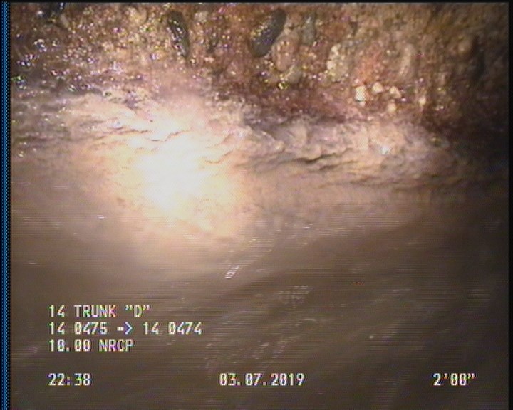 Deposits Attached Grease, 5 %of cross sectional area, from 04 to 08 o'clock, , within 8 inches of joint: YES, Start