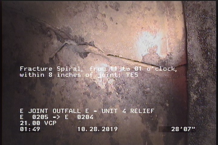 Fracture Spiral, from 11 to 01 o'clock, within 8 inches of joint: YES