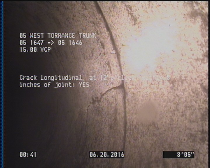 Crack Longitudinal, at 12 o'clock, within 8 inches of joint: YES