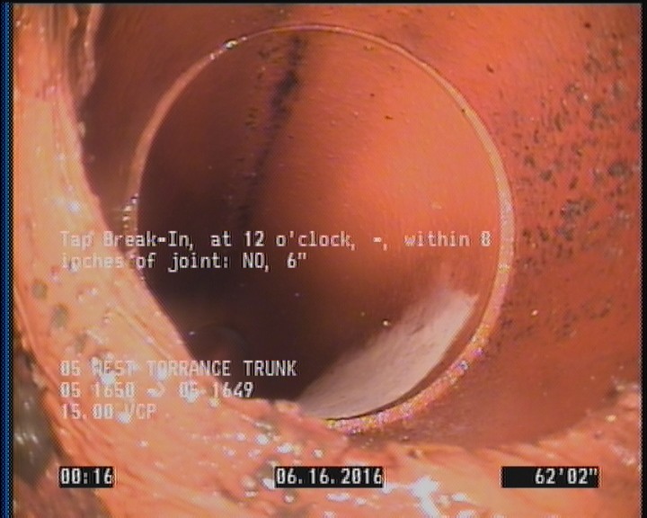 Tap Break-In, at 12 o'clock, -, within 8 inches of joint: NO, 6"