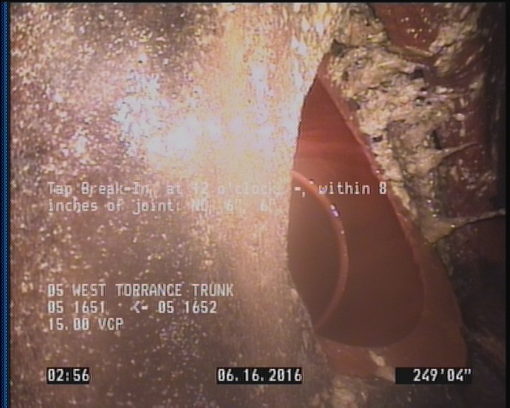 Tap Break-In, at 12 o'clock, -, within 8 inches of joint: NO, 6", 6"