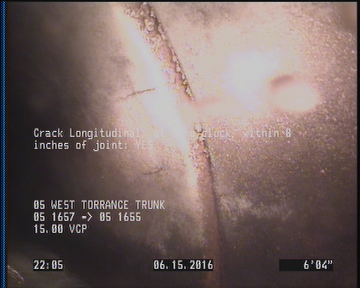 Crack Longitudinal, at 02 o'clock, within 8 inches of joint: YES