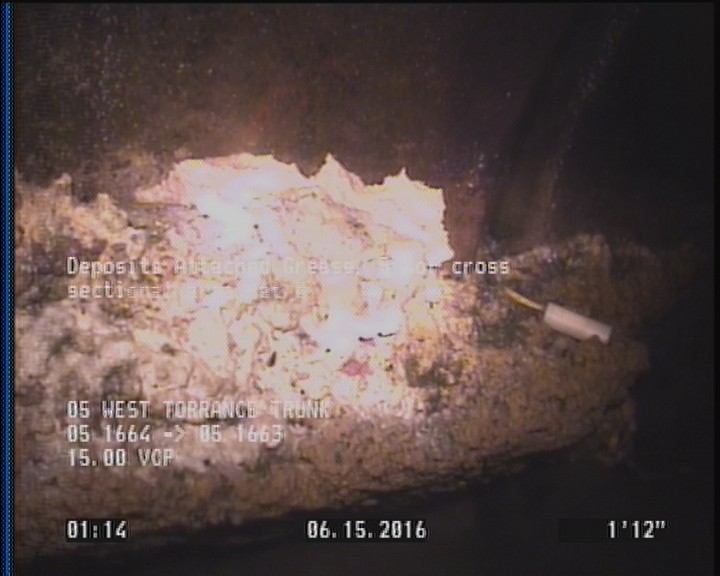Deposits Attached Grease, 5 %of cross sectional area, at 08 o'clock, , within 8 inches of joint: YES