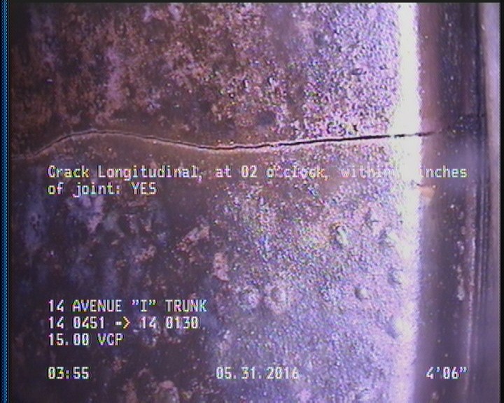 Crack Longitudinal, at 02 o'clock, within 8 inches of joint: YES