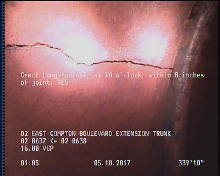 Crack Longitudinal, at 10 o'clock, within 8 inches of joint: YES