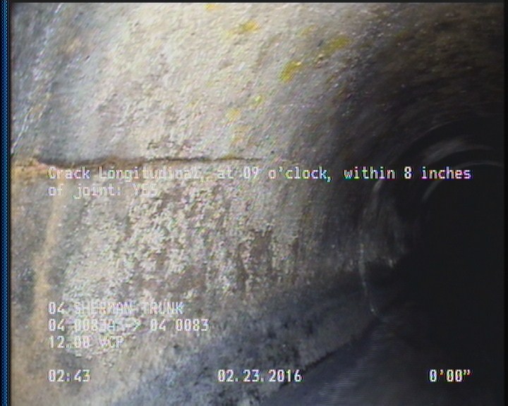 Crack Longitudinal, at 09 o'clock, within 8 inches of joint: YES