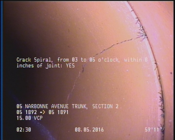 Crack Spiral, from 03 to 05 o'clock, within 8 inches of joint: YES