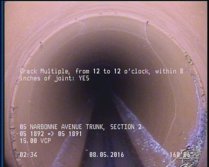 Crack Multiple, from 12 to 12 o'clock, within 8 inches of joint: YES