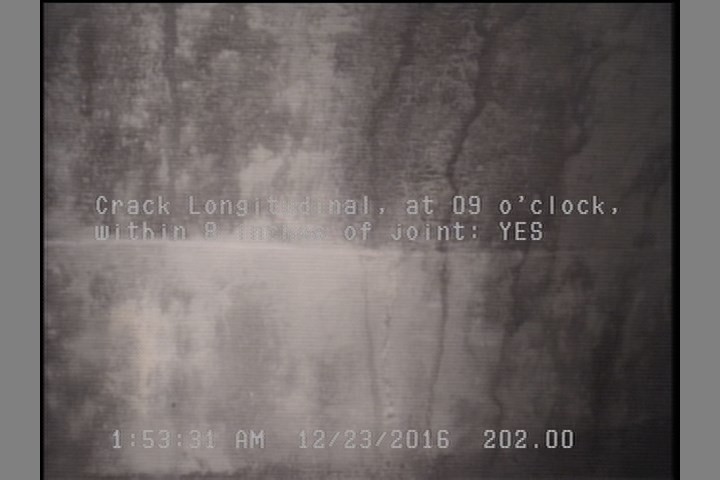 Crack Longitudinal, at 09 o'clock, within 8 inches of joint: YES