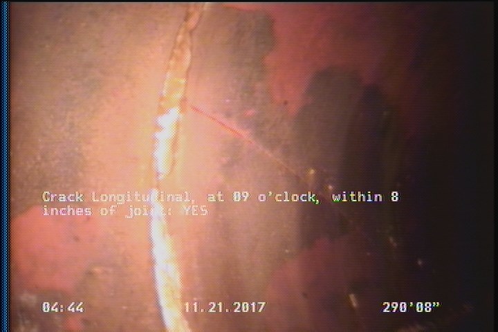 Crack Longitudinal, at 09 o'clock, within 8 inches of joint: YES