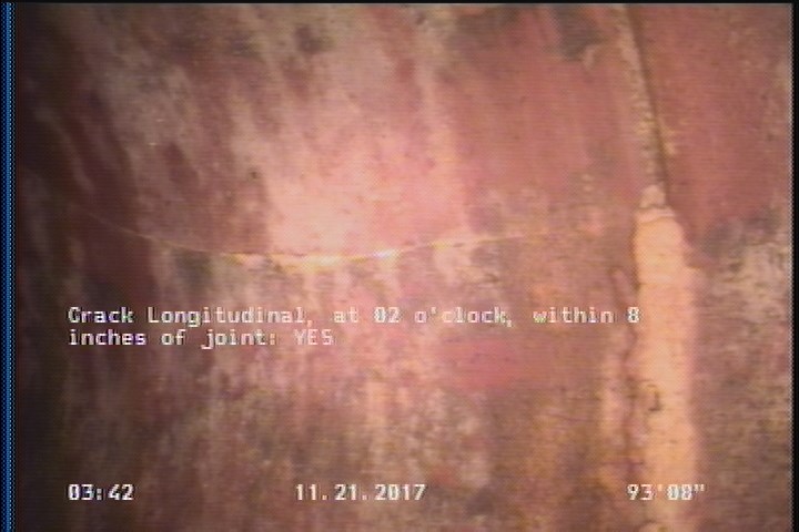 Crack Longitudinal, at 02 o'clock, within 8 inches of joint: YES