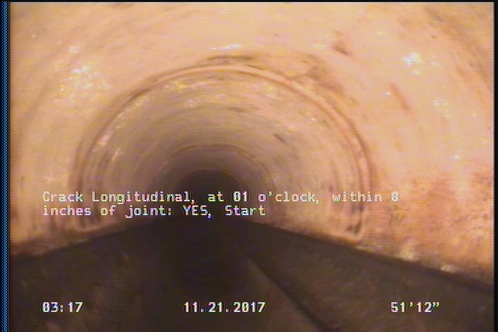 Crack Longitudinal, at 01 o'clock, within 8 inches of joint: YES, Start