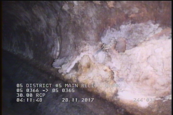 Surface Spalling, from 03 to 04 o'clock, within 8 inches of joint: NO
