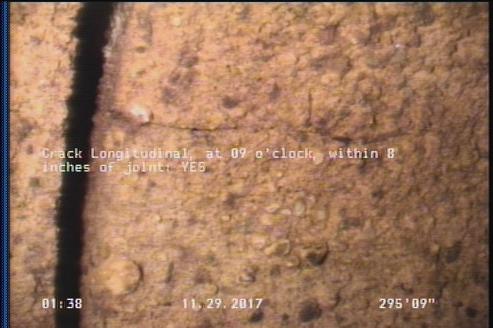 Crack Longitudinal, at 09 o'clock, within 8 inches of joint: YES