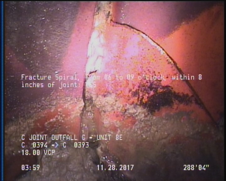 Fracture Spiral, from 06 to 09 o'clock, within 8 inches of joint: YES