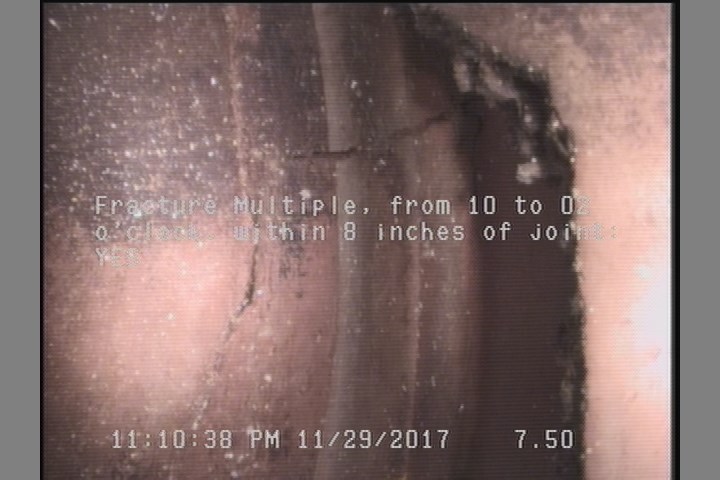 Fracture Multiple, from 10 to 02 o'clock, within 8 inches of joint: YES
