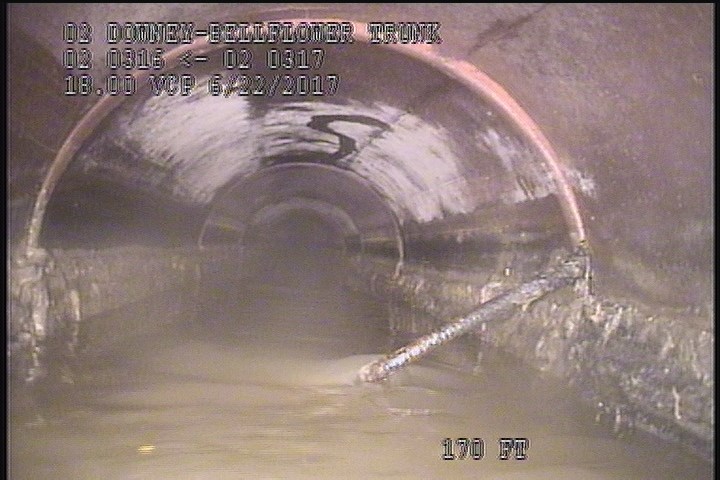 Obstacles External Pipe or Cable, 30 %of cross sectional area, from 03 to 07 o'clock - STEEL CABLE