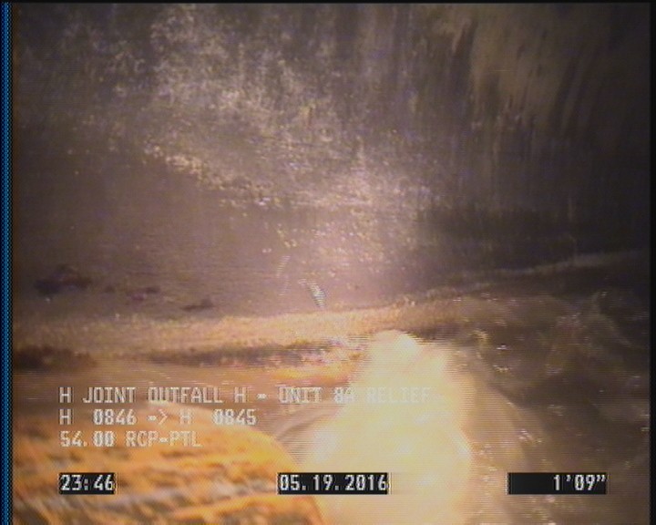 Deposits Attached Grease, 5 %of cross sectional area, from 05 to 07 o'clock, , within 8 inches of joint: YES, Start