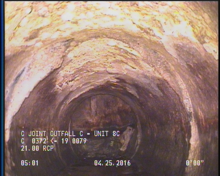 Surface Spalling, from 10 to 02 o'clock, within 8 inches of joint: YES